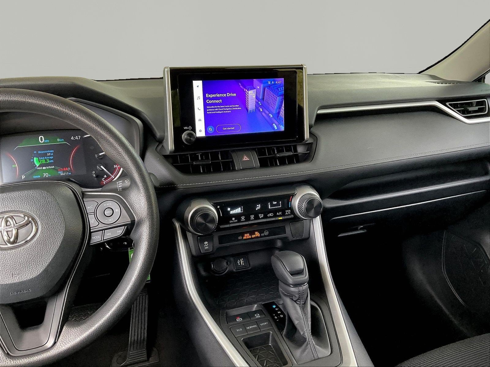 Used 2023 Toyota RAV4 LE FWD image 9