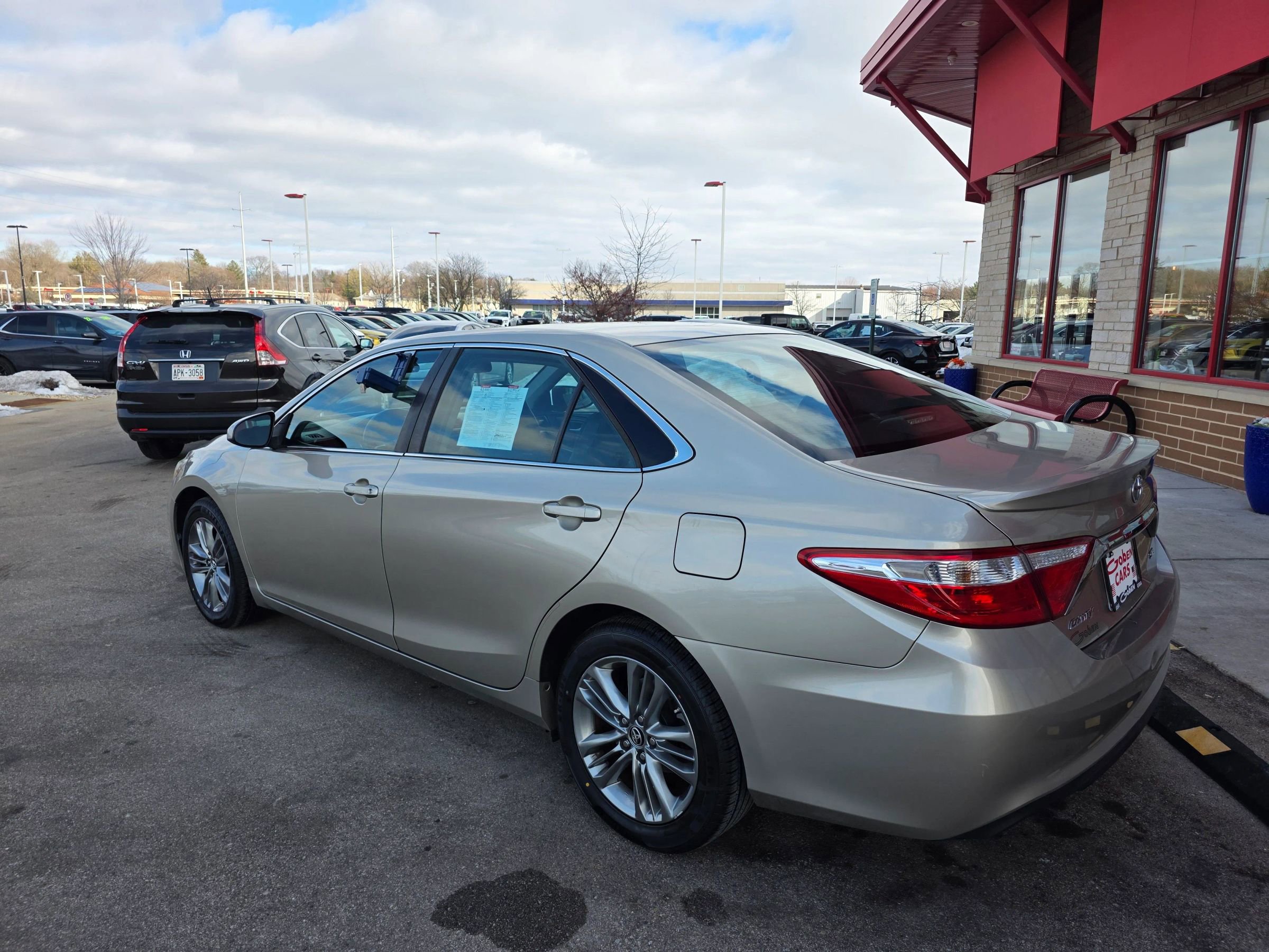 Used 2015 Toyota Camry SE image 4