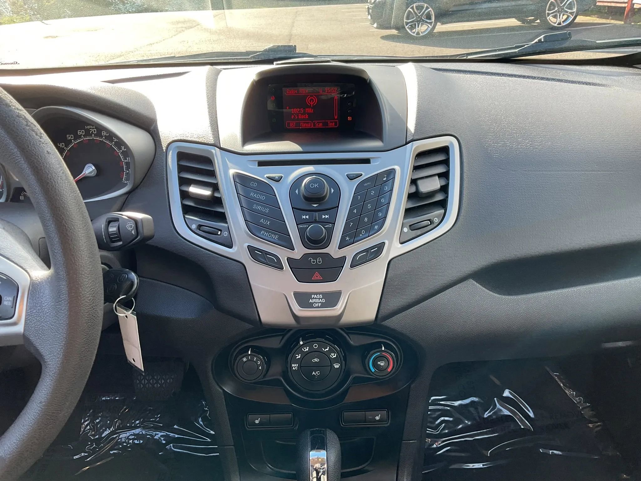 Used 2011 Ford Fiesta SE w/ 203A Rapid Spec Order Code image 13