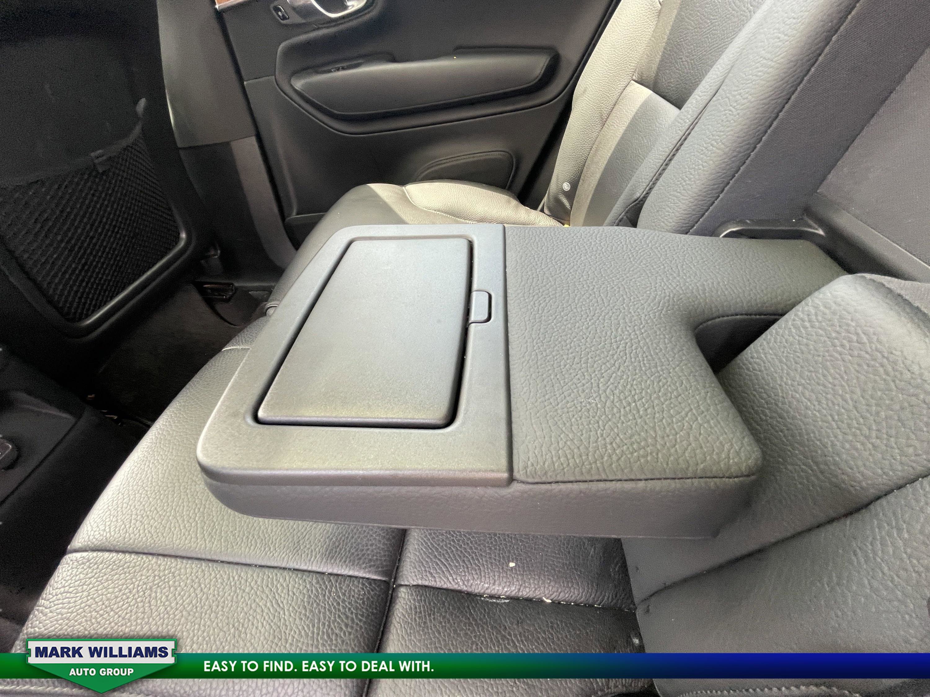 Used 2023 Volvo XC90 T8 Plus image 12