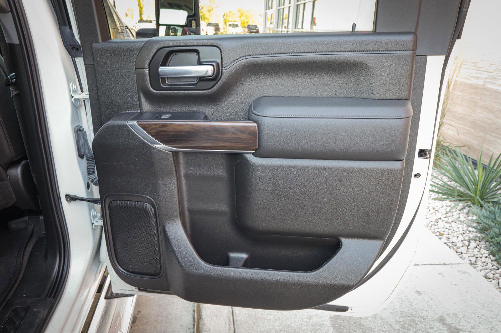 Used 2023 GMC Sierra 3500 SLT w/ SLT Convenience Package image 29