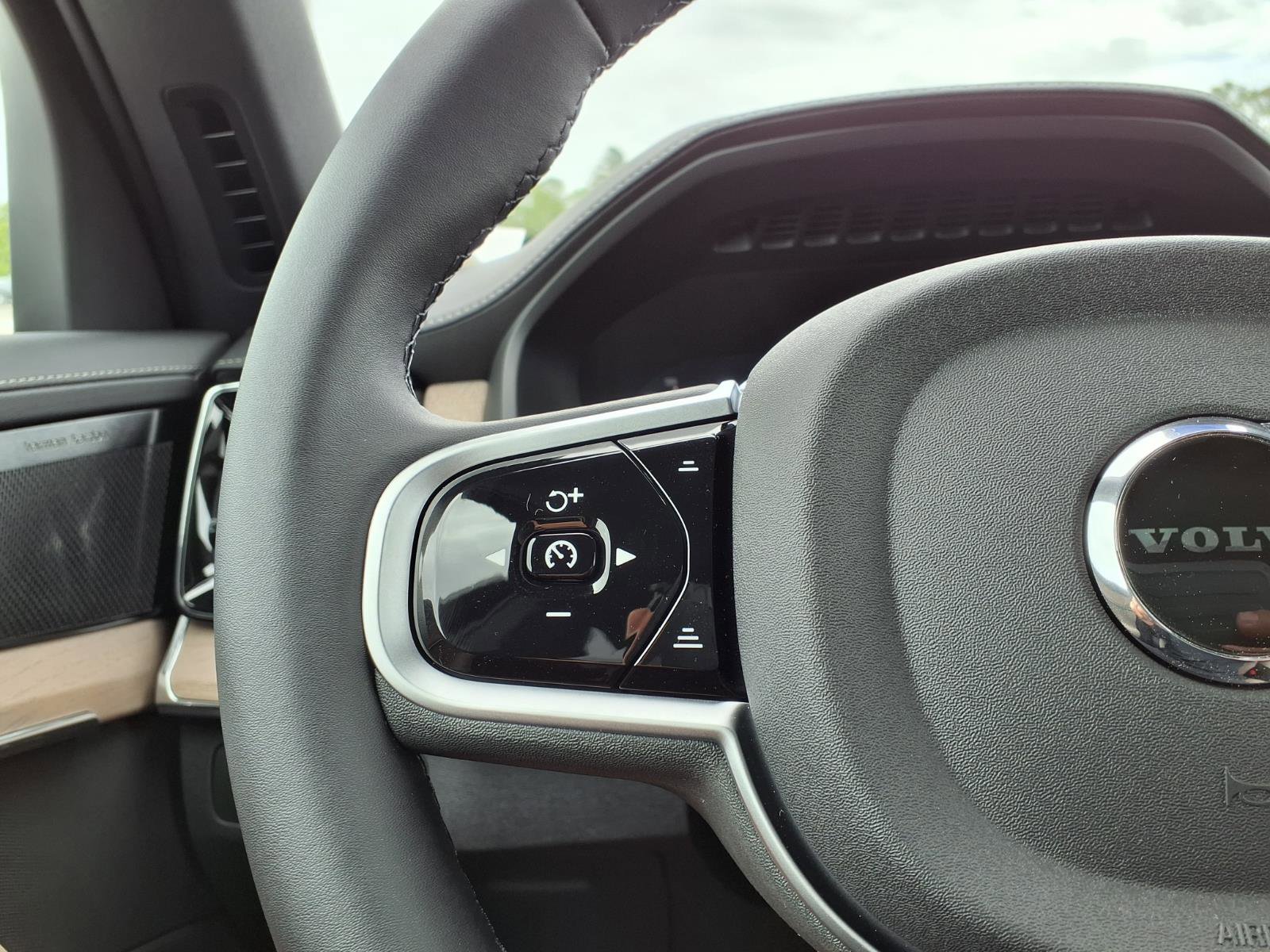 New 2026 Volvo XC90 B5 Ultra w/ Protection Package Premier AWD/4WD image 17