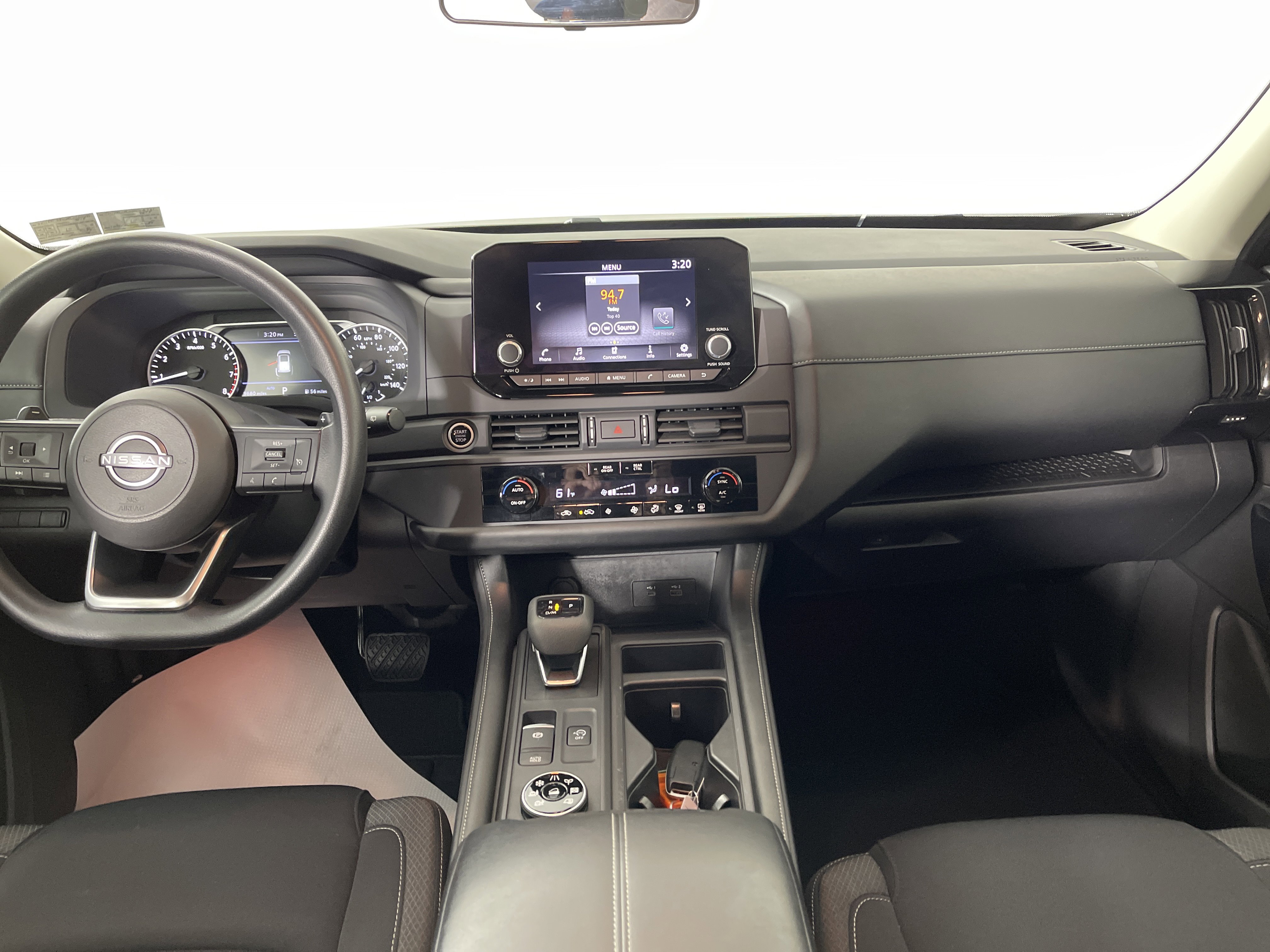 Used 2024 Nissan Pathfinder S image 15