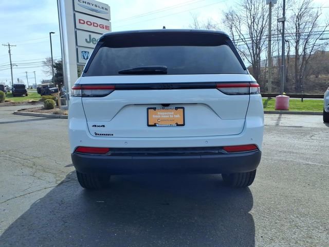 Certified 2023 Jeep Grand Cherokee Altitude image 4