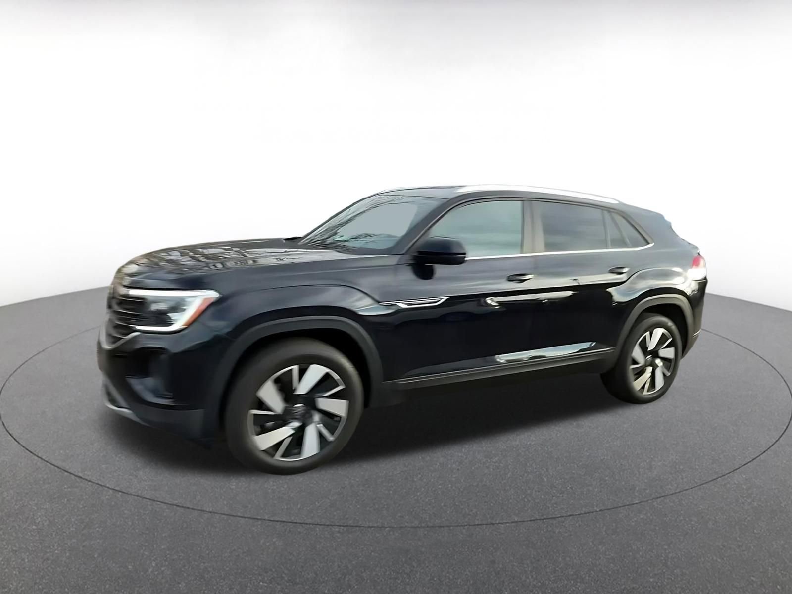 Used 2025 Volkswagen Atlas Cross Sport SE image 9