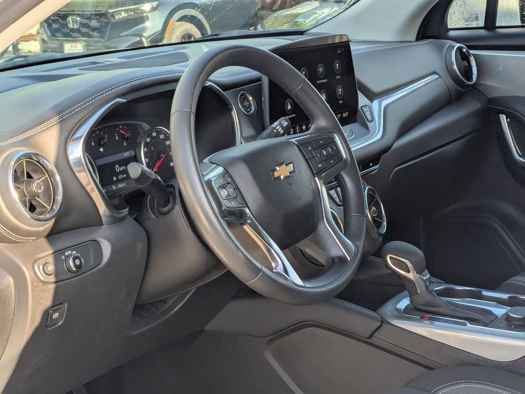 Used 2025 Chevrolet Blazer LT image 13