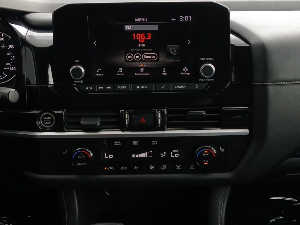 Used 2024 Nissan Pathfinder SV FWD image 8