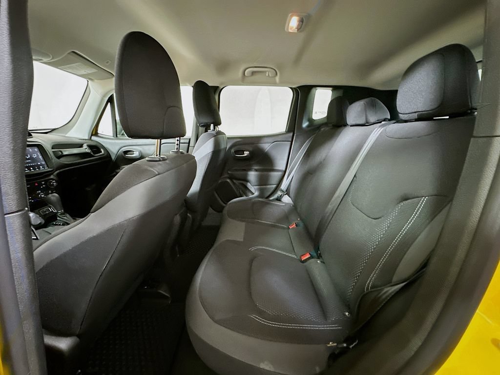 Used 2023 Jeep Renegade Latitude w/ Premium Group AWD/4WD image 17