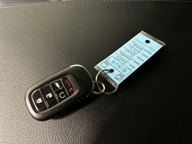 Used 2025 Honda Pilot EX-L image 35