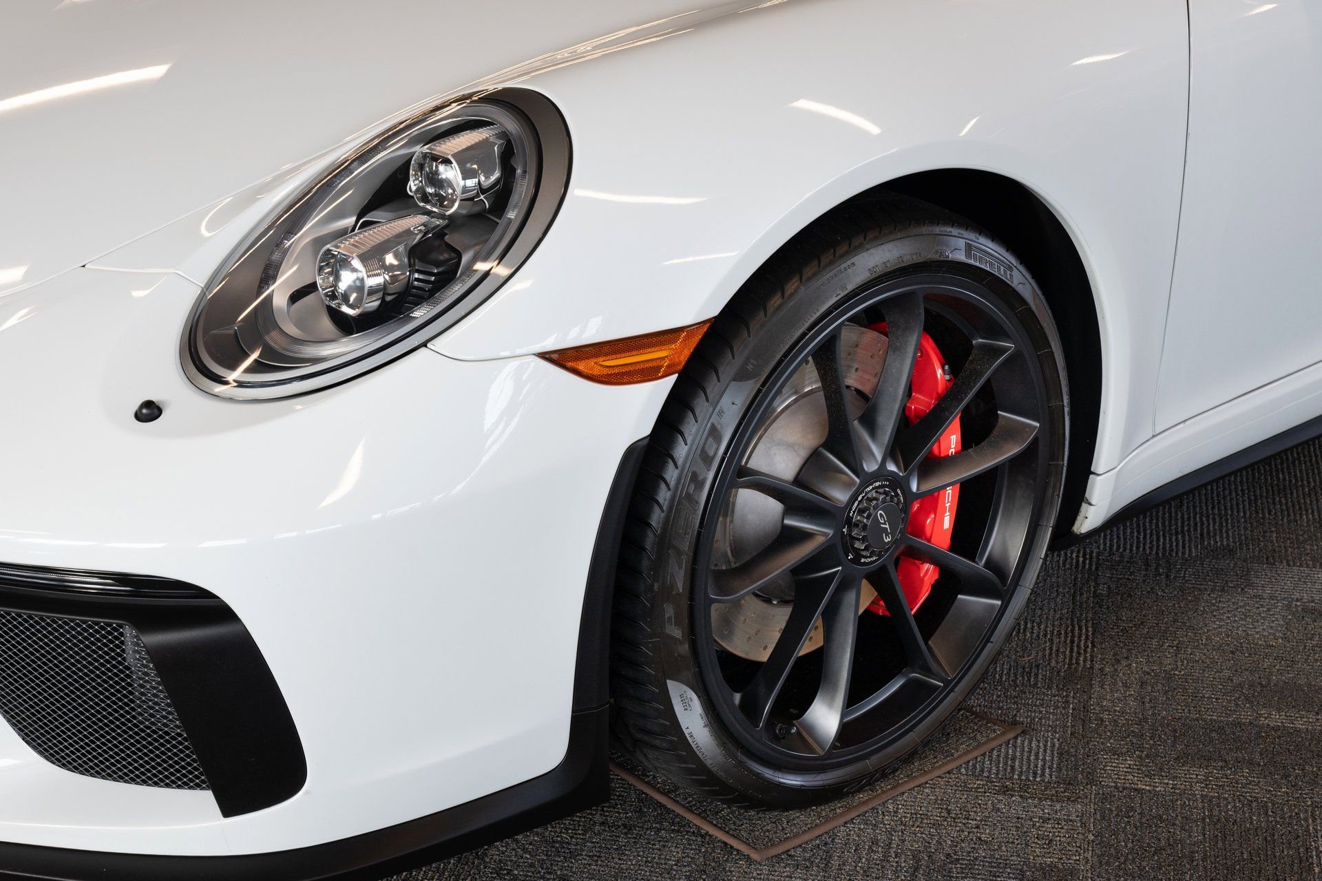 Used 2018 Porsche 911 GT3 image 25