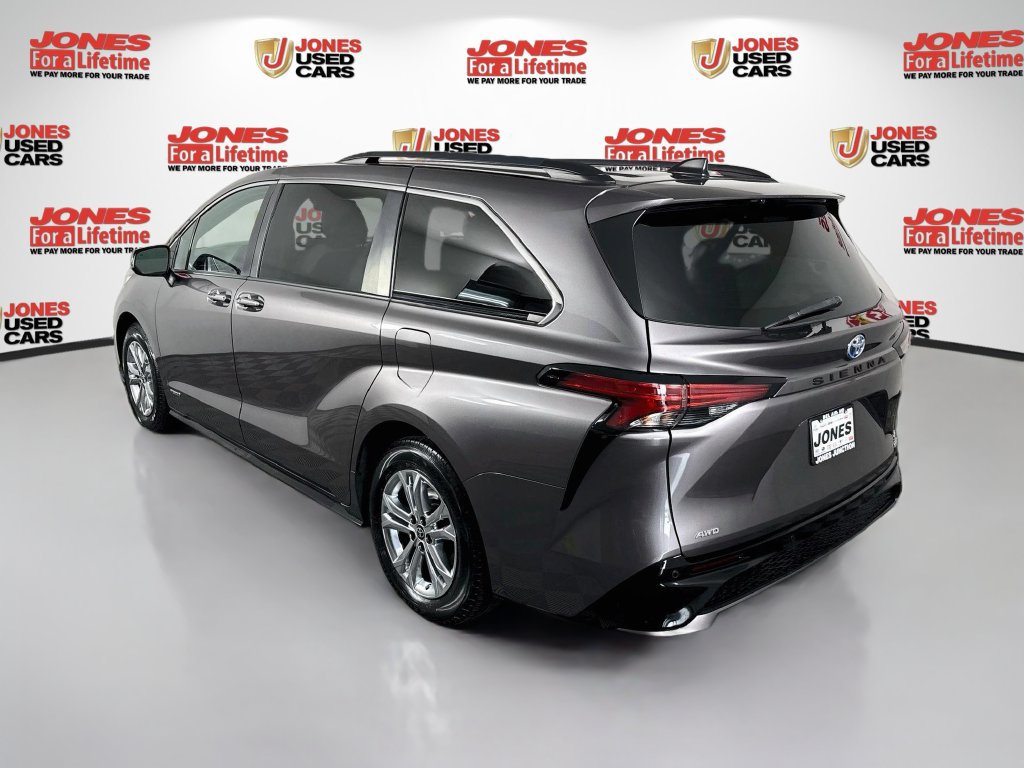 Certified 2021 Toyota Sienna XSE AWD/4WD image 2