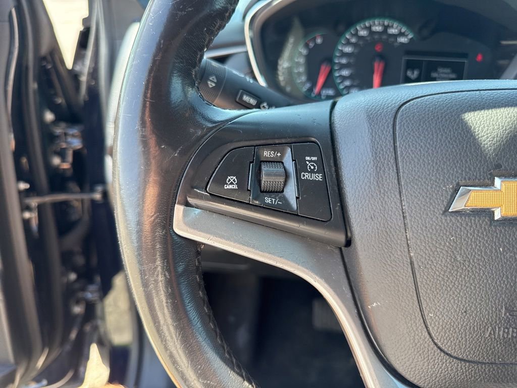Used 2021 Chevrolet Trax LT w/ Driver Confidence Package FWD image 19