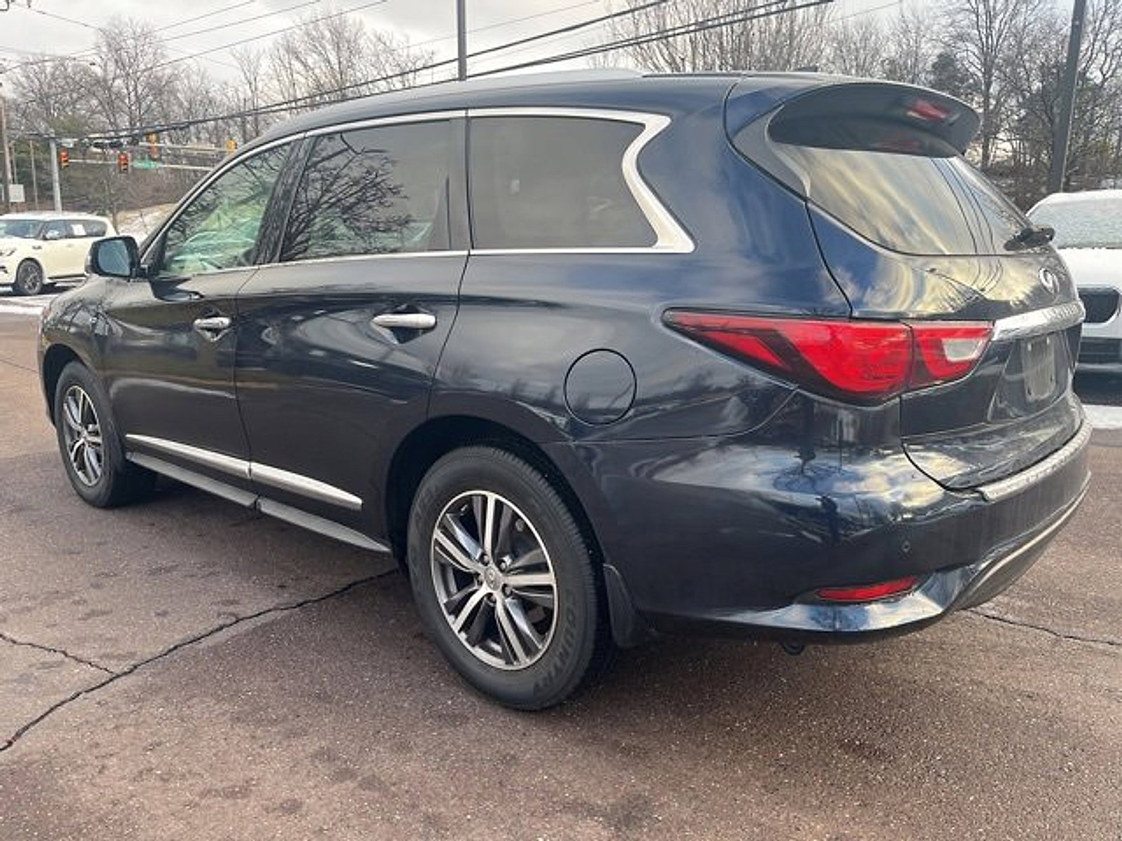 Used 2017 INFINITI QX60 AWD w/ Premium Plus Package image 5