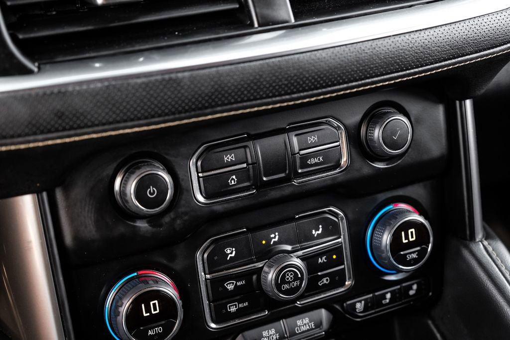 Used 2024 Chevrolet Suburban Premier image 23