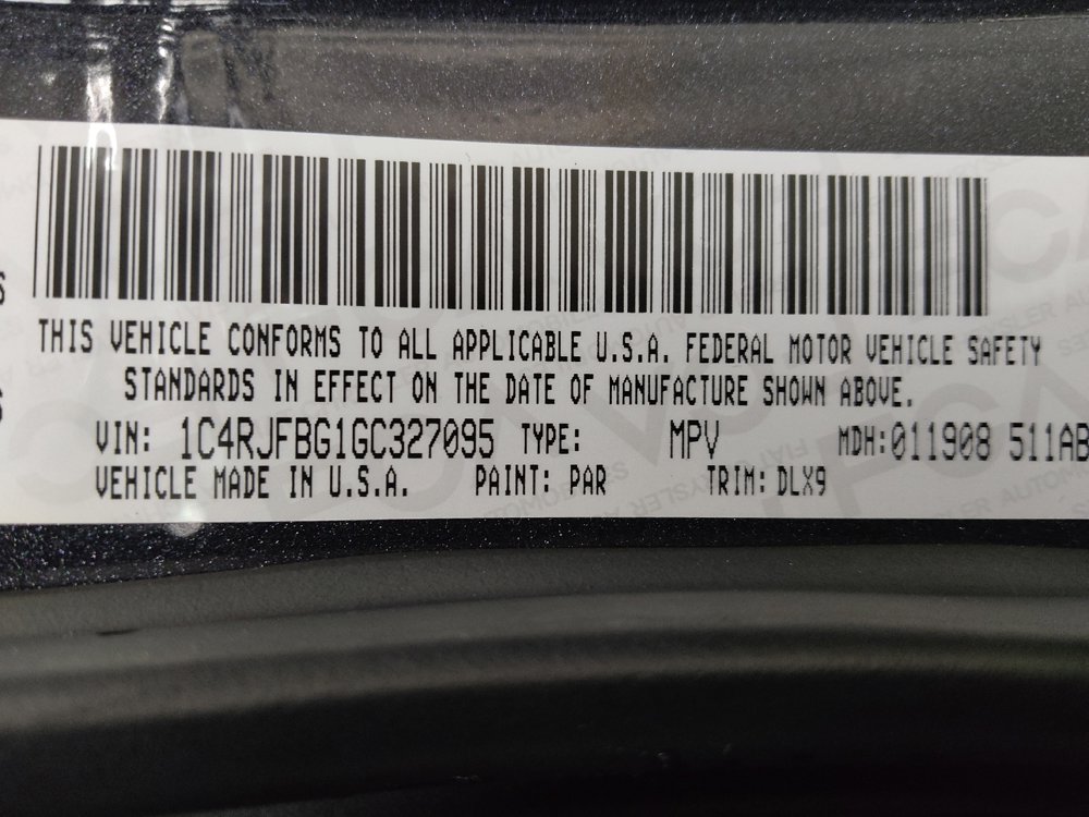 Used 2016 Jeep Grand Cherokee Limited w/ Luxury Group II image 33