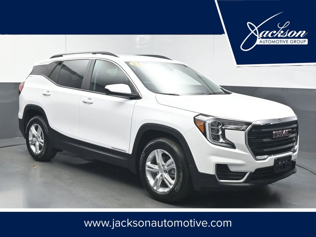 Used 2024 GMC Terrain SLE w/ Driver Convenience Package