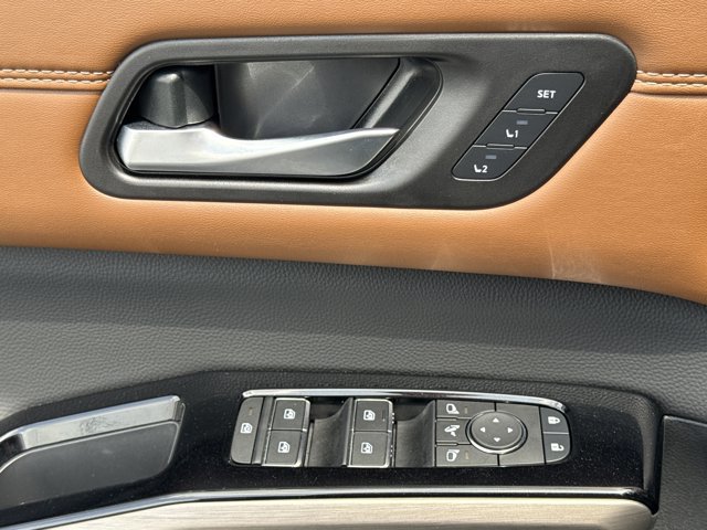 Certified 2025 Nissan Pathfinder Platinum AWD/4WD image 19
