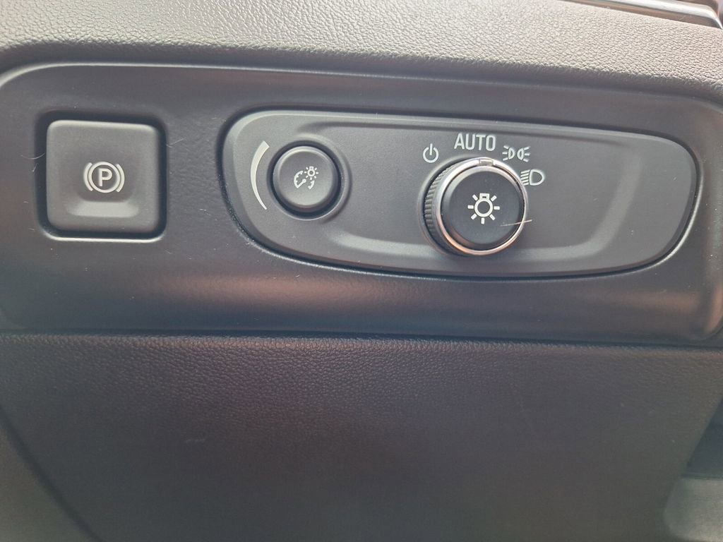 Used 2018 Buick Enclave Avenir w/ Avenir Technology Package image 12