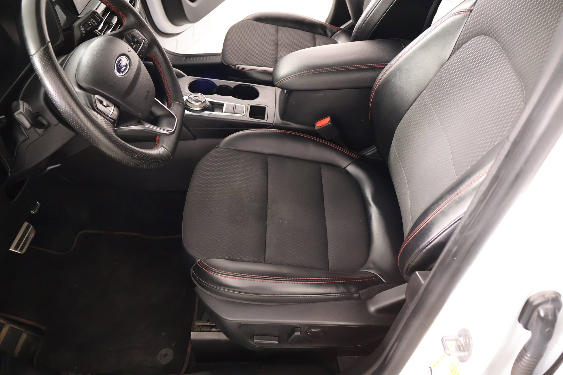 Used 2023 Ford Escape ST-Line w/ Tech Pack #1 FWD image 11