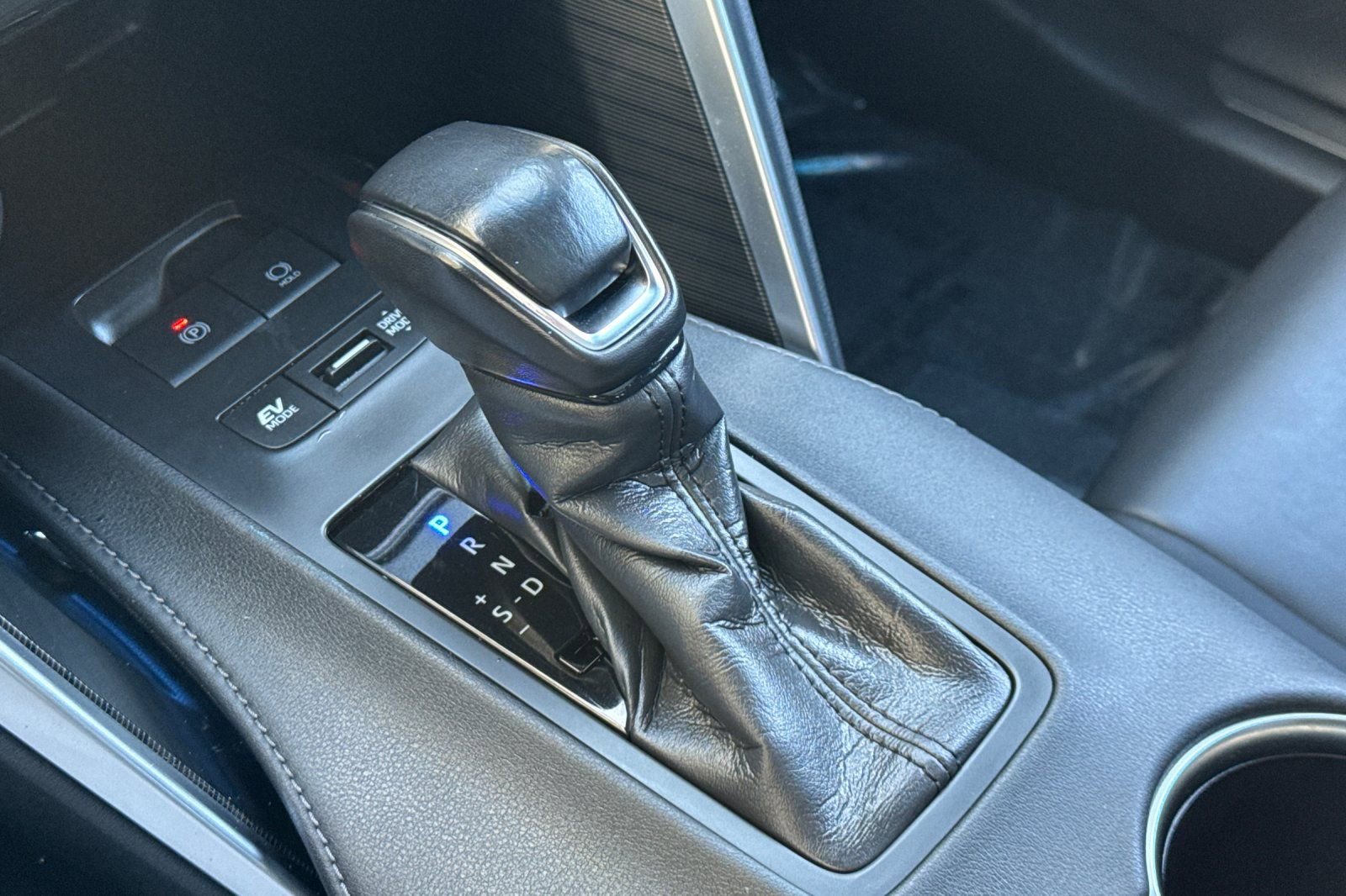 Used 2024 Toyota Venza Nightshade image 21