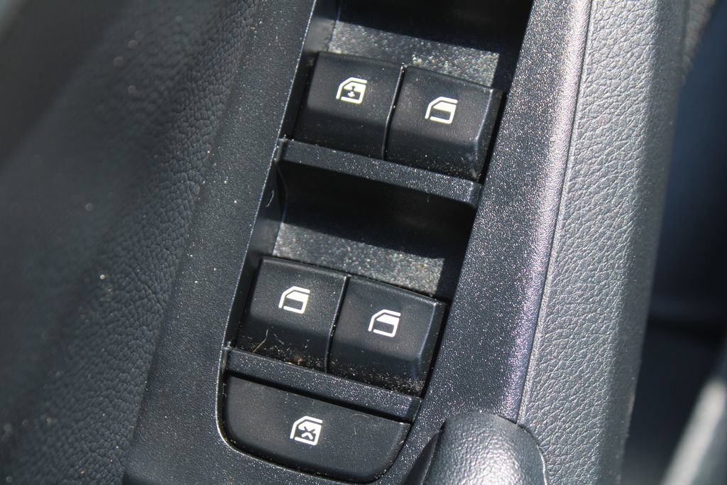 Certified 2023 Kia Seltos SX w/ SX Sunroof Package AWD/4WD image 19