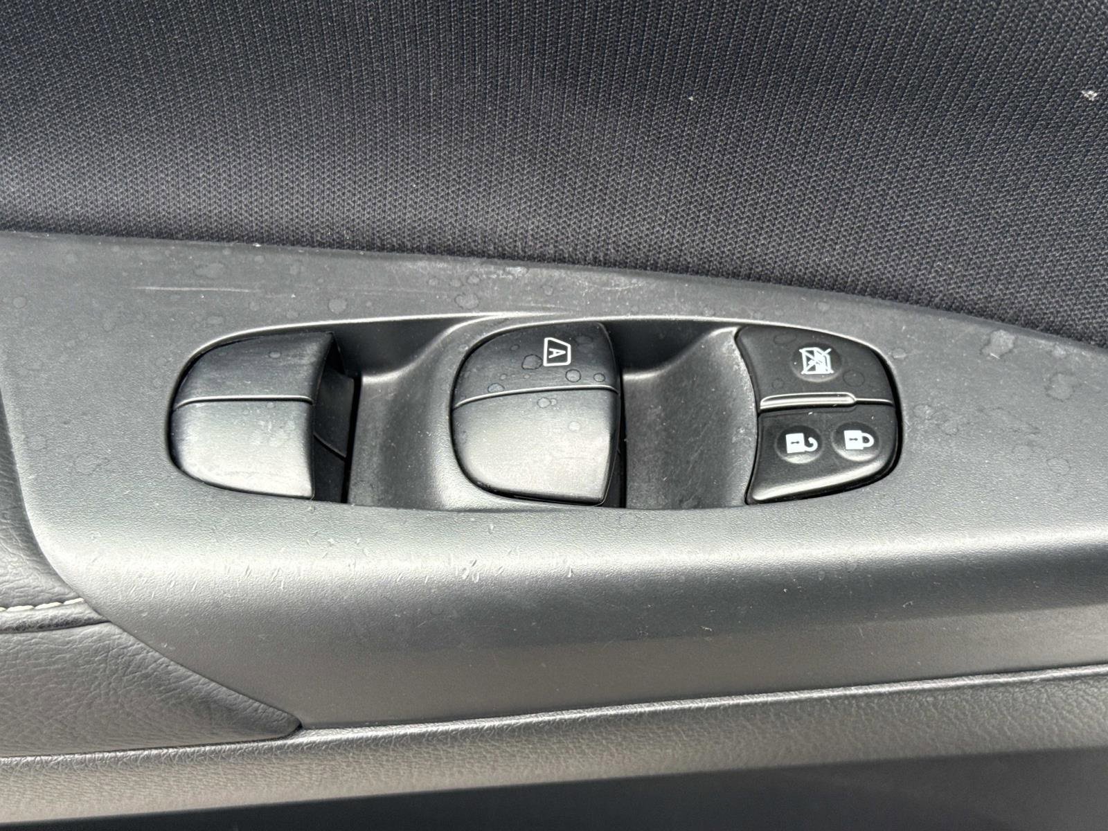 Used 2016 Nissan Sentra S image 20