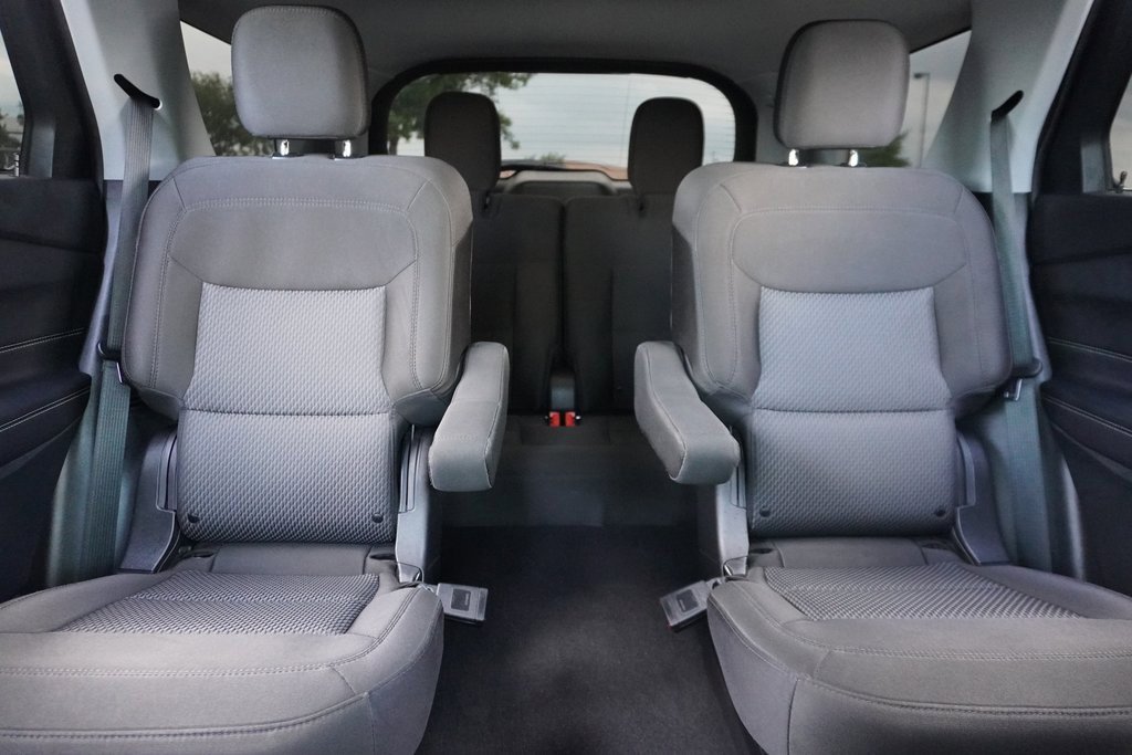 Used 2024 Ford Explorer XLT image 25