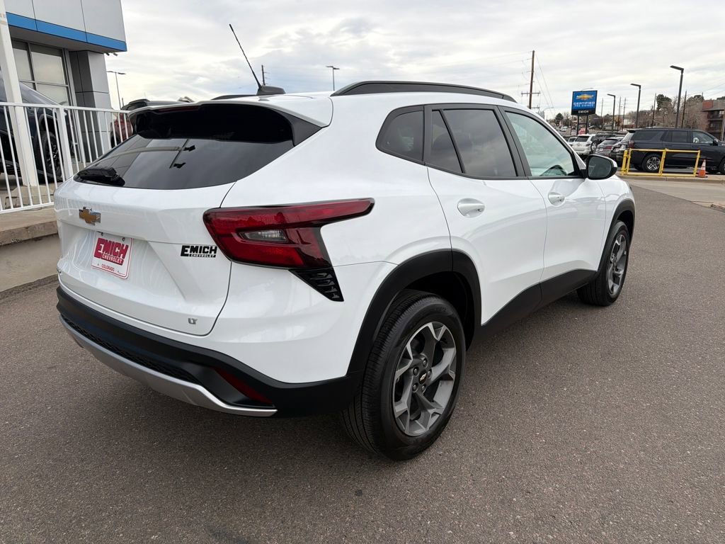 Used 2024 Chevrolet Trax LT w/ Sunroof Package image 5