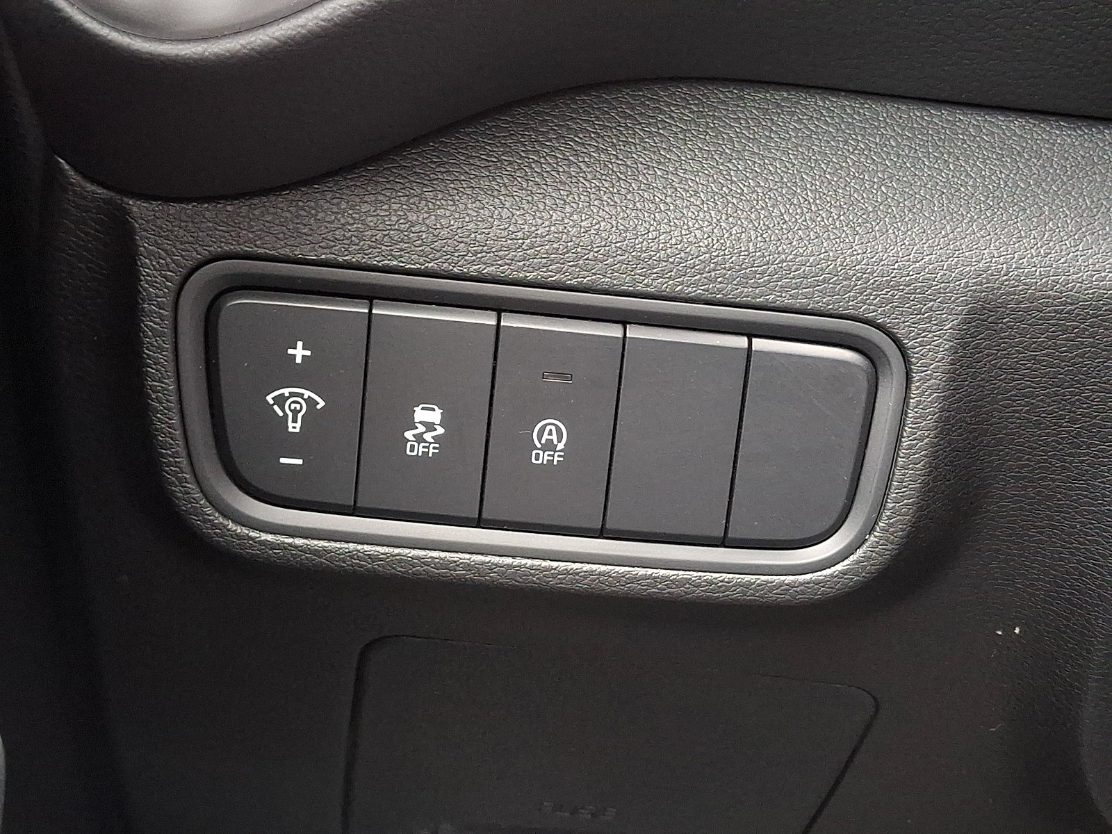 Used 2025 Kia Soul LX w/ LX Technology Package image 24