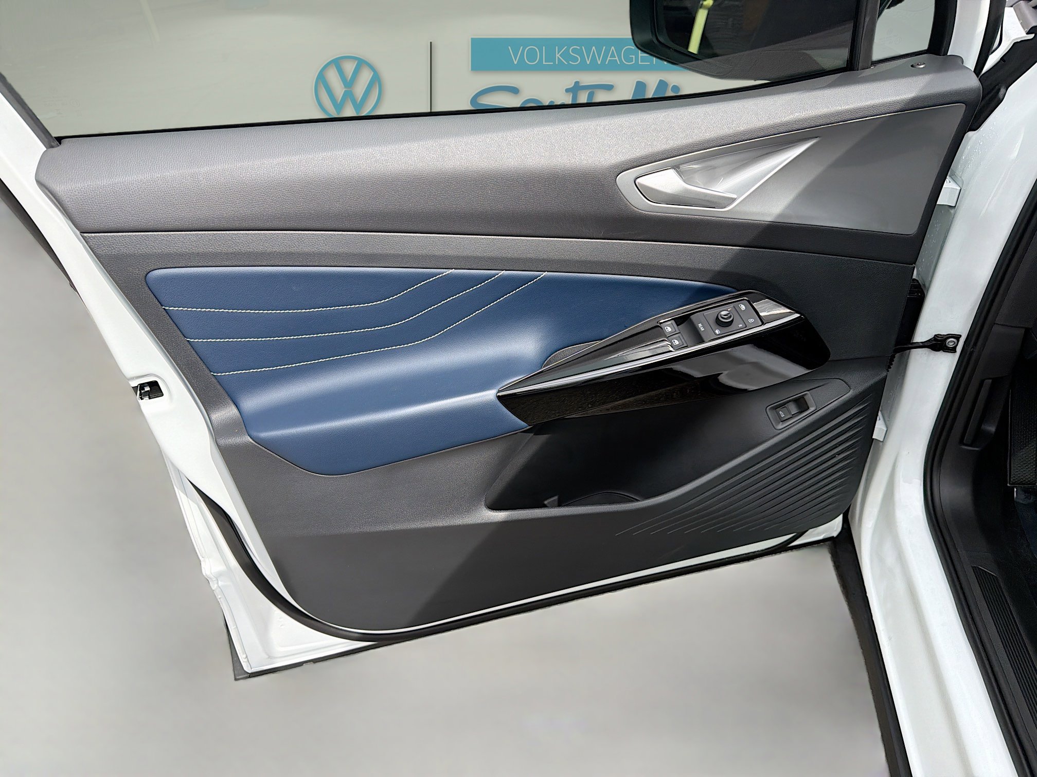 Certified 2025 Volkswagen ID.4 Pro S w/ ID.4 Black Package image 20