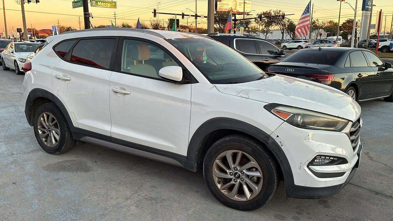 Used 2017 Hyundai Tucson SE image 3