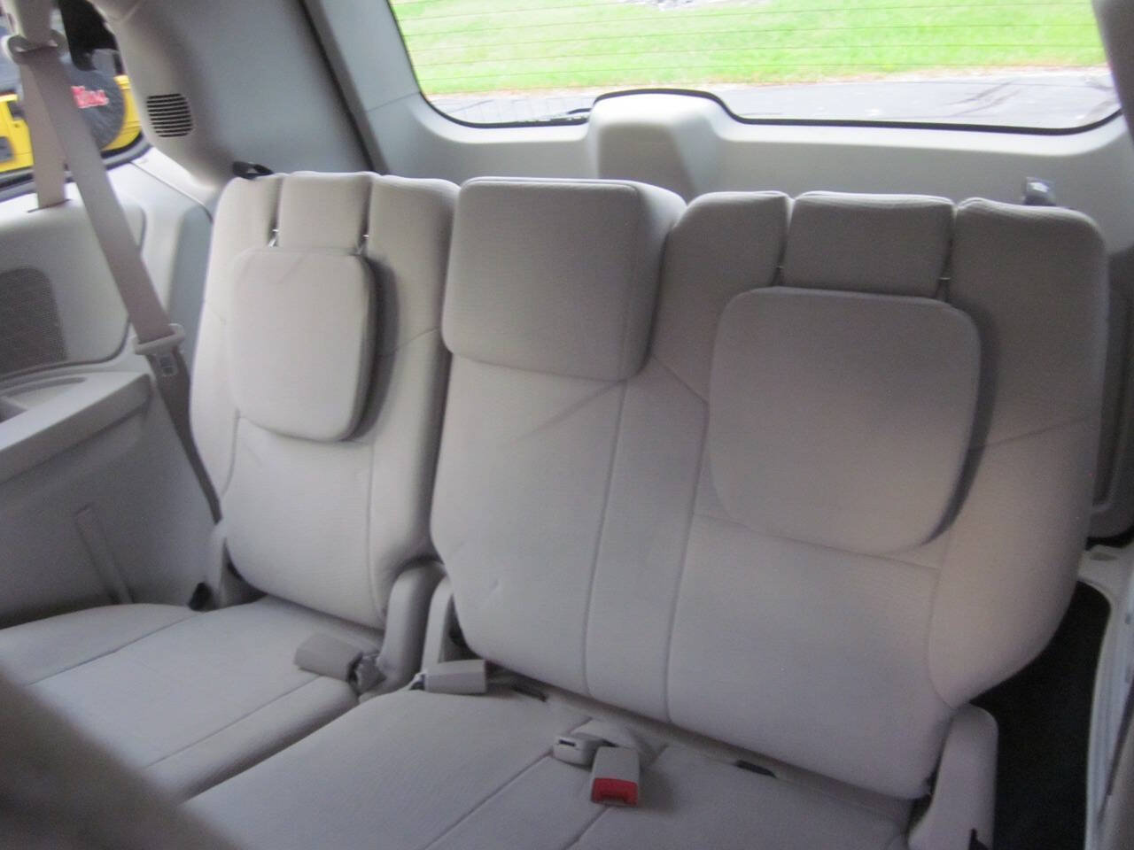 Used 2011 Dodge Grand Caravan Crew w/ Entertainment Group 1 FWD image 13