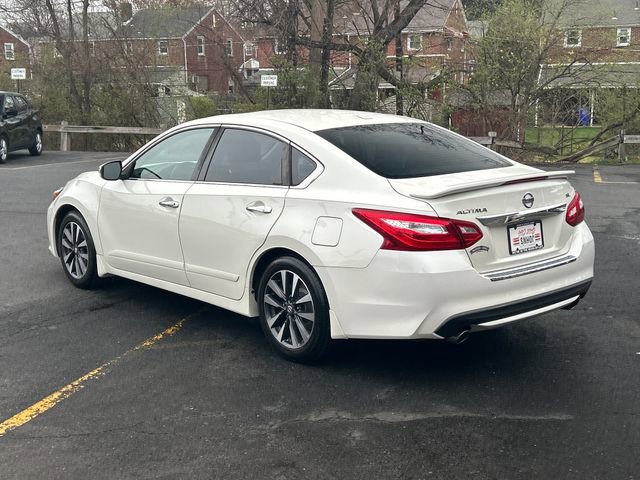 Used 2017 Nissan Altima 2.5 SL w/ 2.5 Technology Package FWD image 5