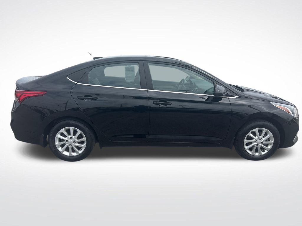 Used 2022 Hyundai Accent SEL FWD image 9