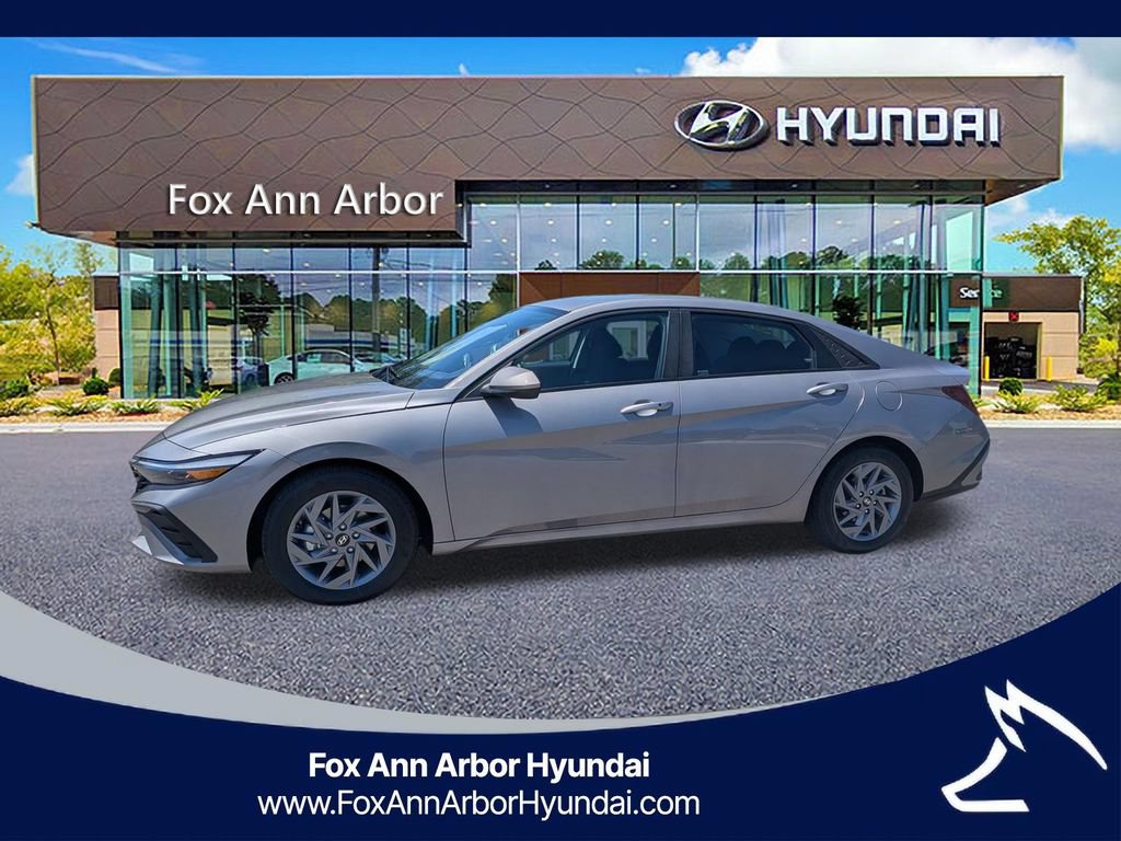 Certified 2024 Hyundai Elantra SEL FWD image 2