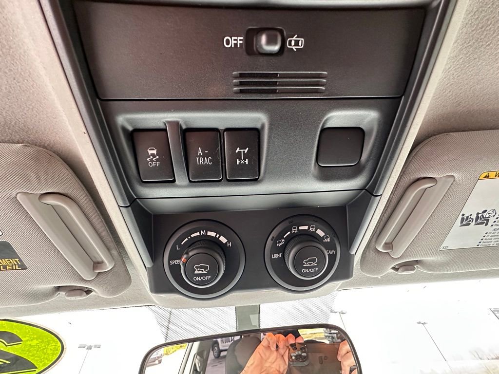 Used 2019 Toyota 4Runner TRD Off-Road AWD/4WD image 33