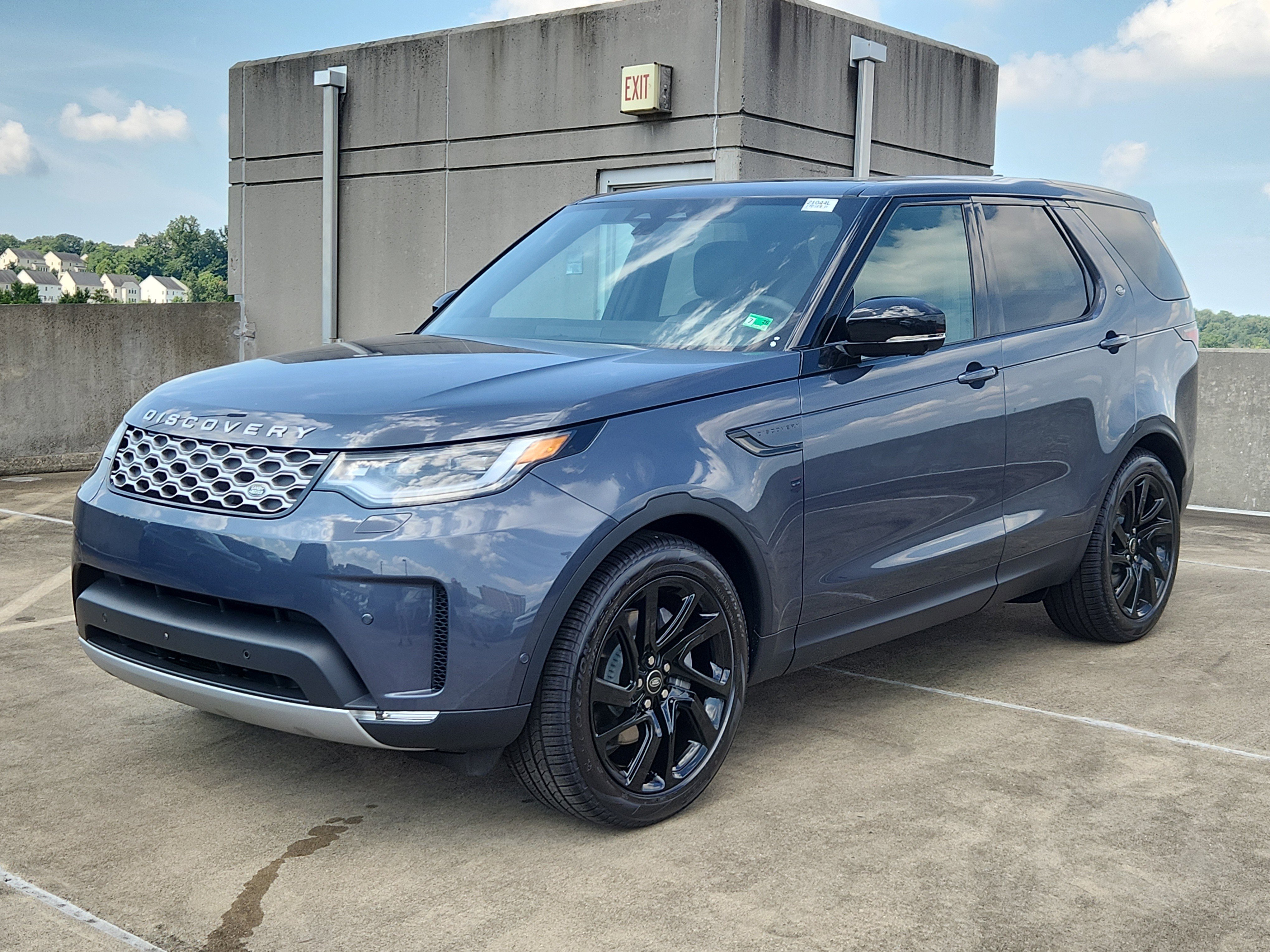 New 2025 Land Rover Discovery S