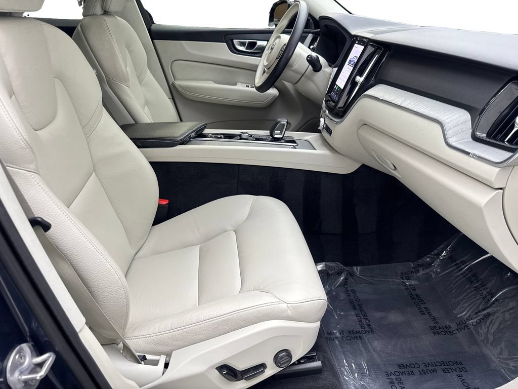Used 2024 Volvo XC60 B5 Plus w/ Protection Package Premier AWD/4WD image 45