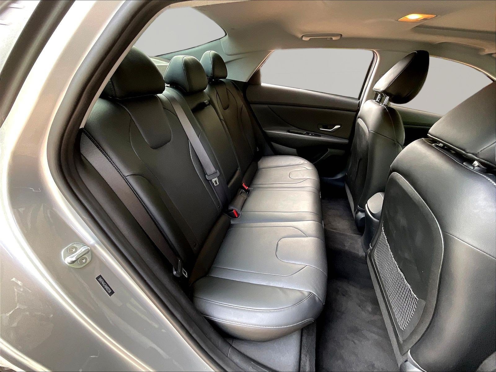 Used 2021 Hyundai Elantra Limited FWD image 23
