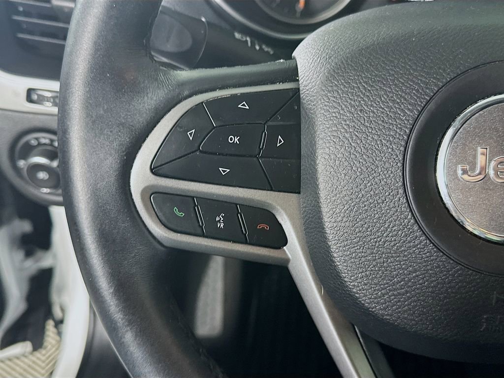 Used 2019 Jeep Cherokee Latitude w/ Cold Weather Group image 26