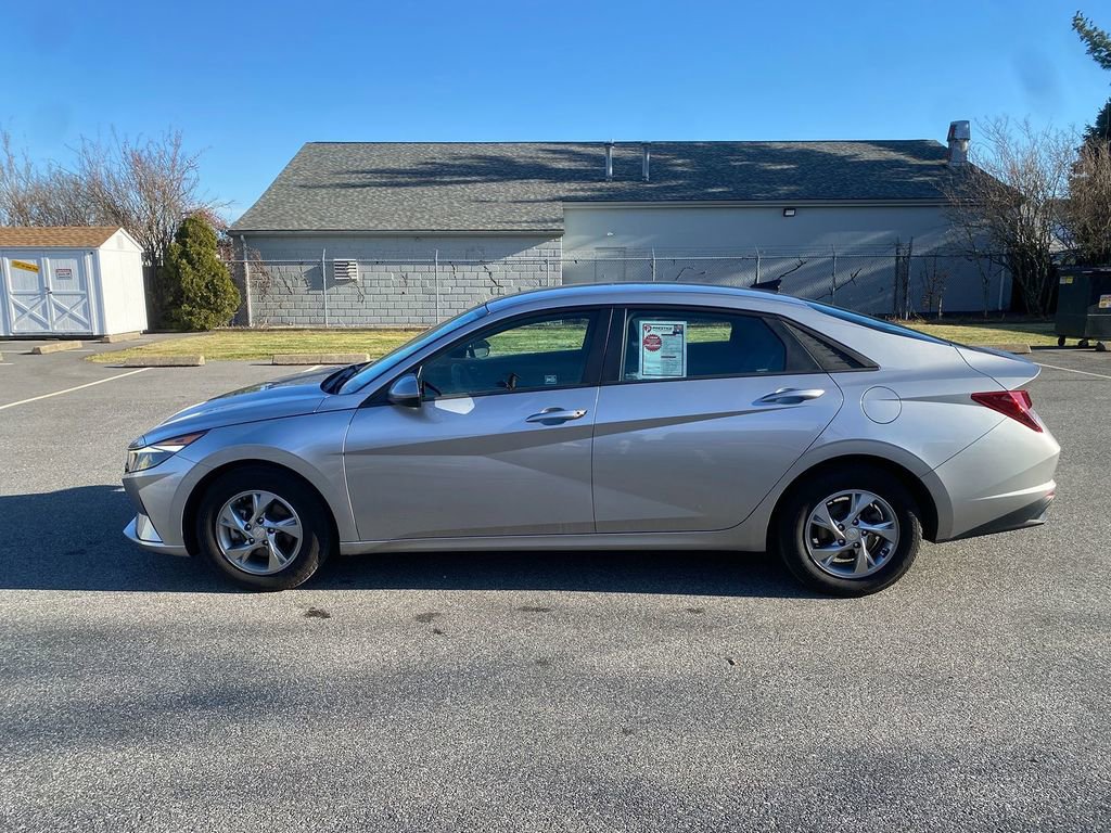 Used 2021 Hyundai Elantra SE image 9
