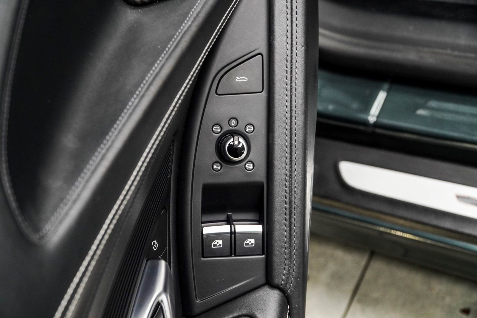 Used 2017 Audi R8 V10 w/ Carbon Exterior Package image 44