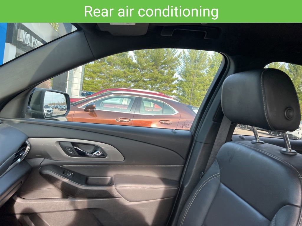 Used 2023 Chevrolet Traverse LT w/ LT Premium Package image 24