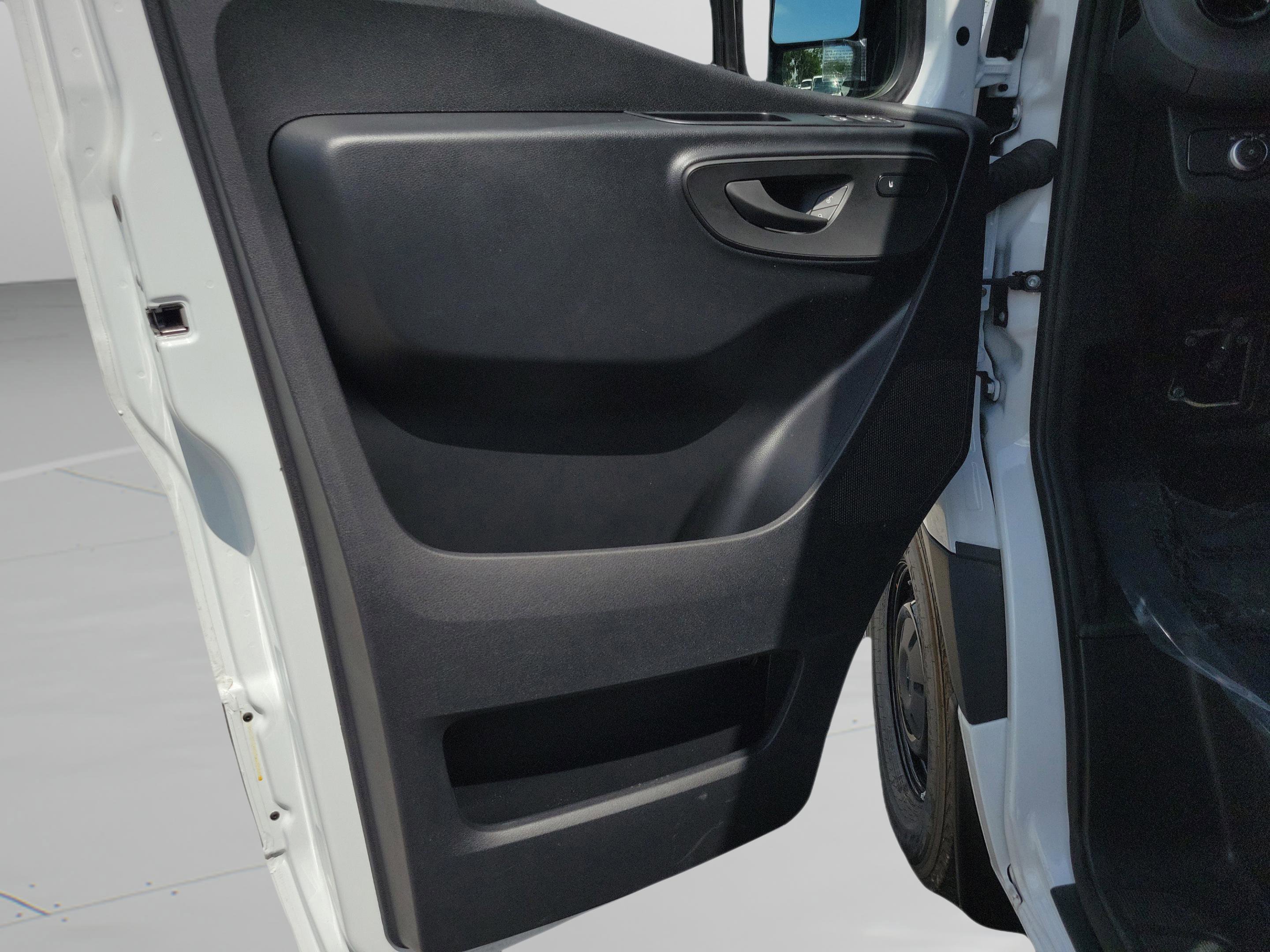 New 2025 Mercedes-Benz Sprinter 2500 image 9