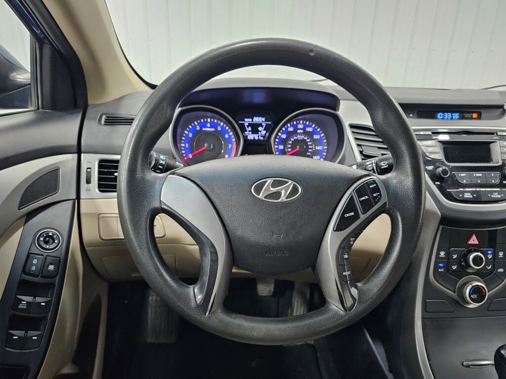 Used 2015 Hyundai Elantra SE FWD image 13