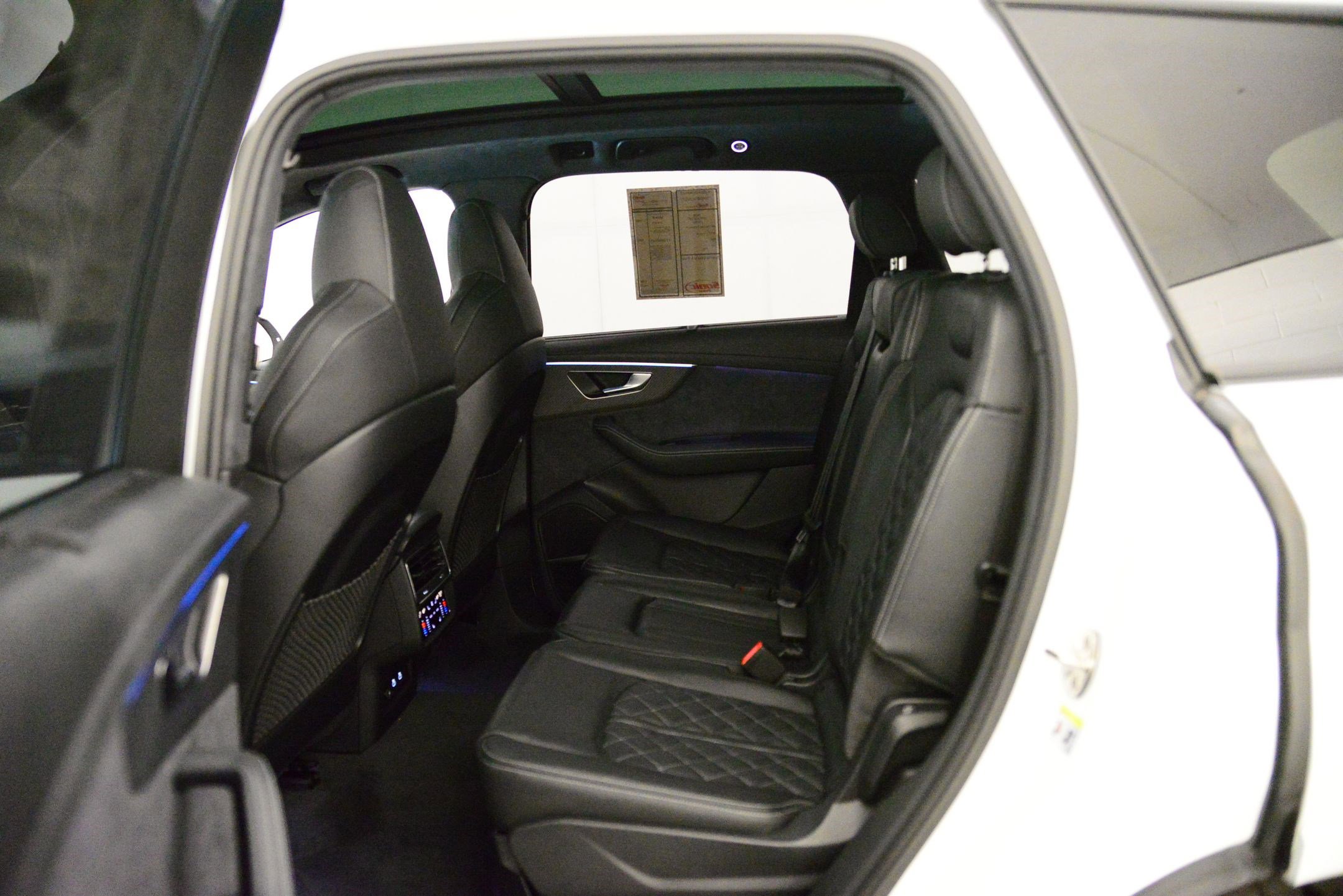 New 2026 Audi SQ7 Prestige image 11