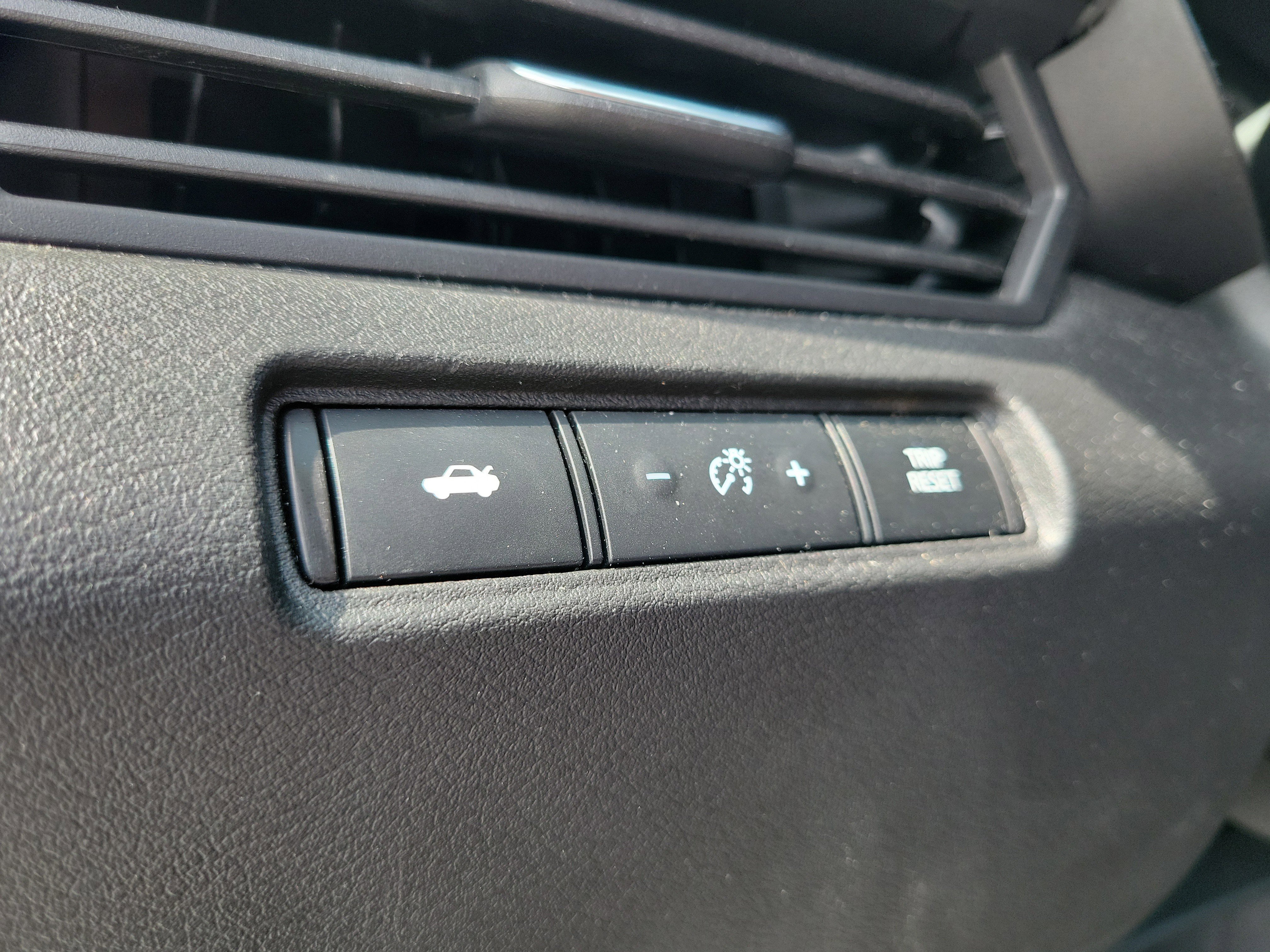 Used 2025 Nissan Altima 2.5 SV FWD image 22