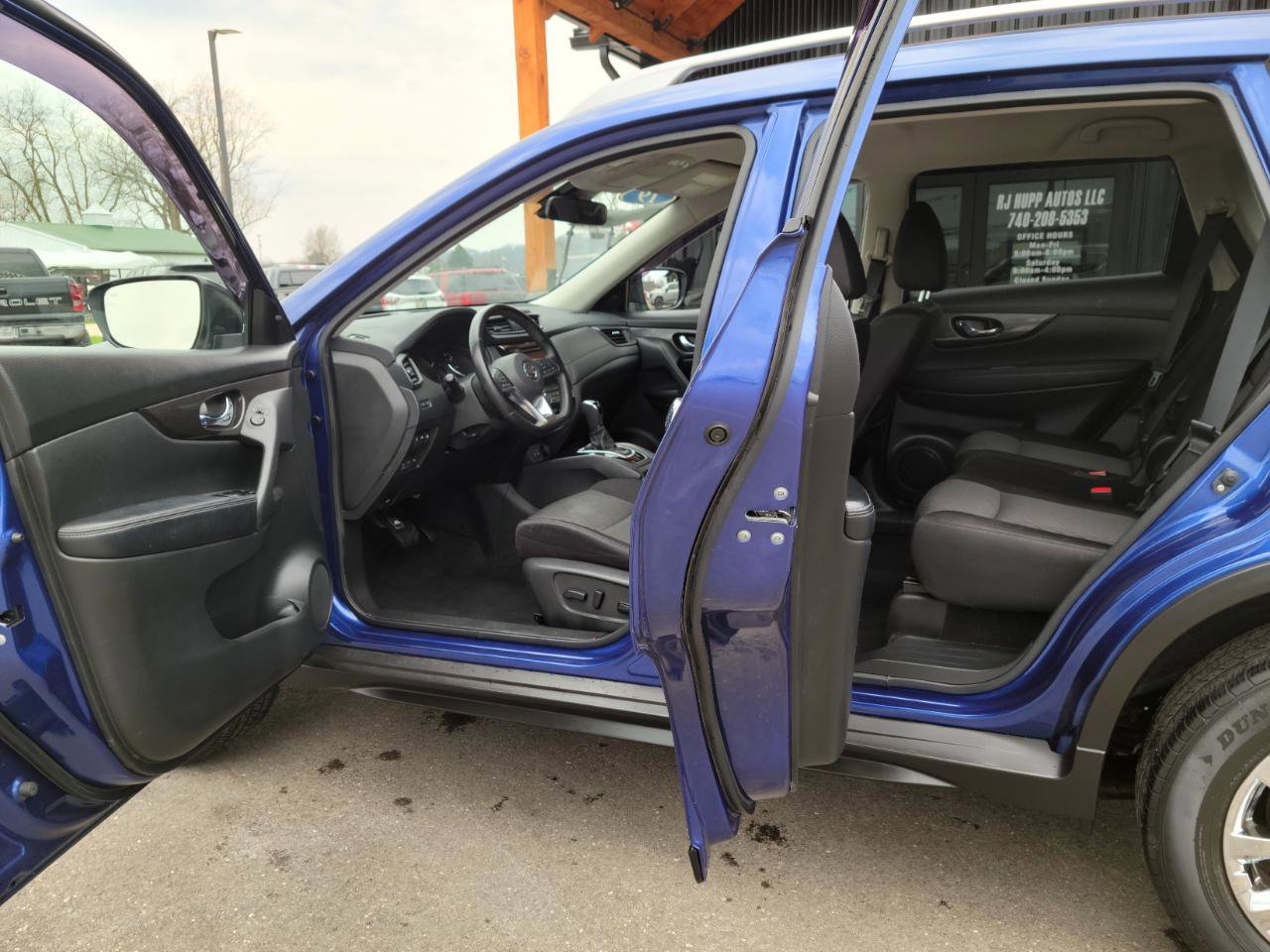 Used 2019 Nissan Rogue SV image 7