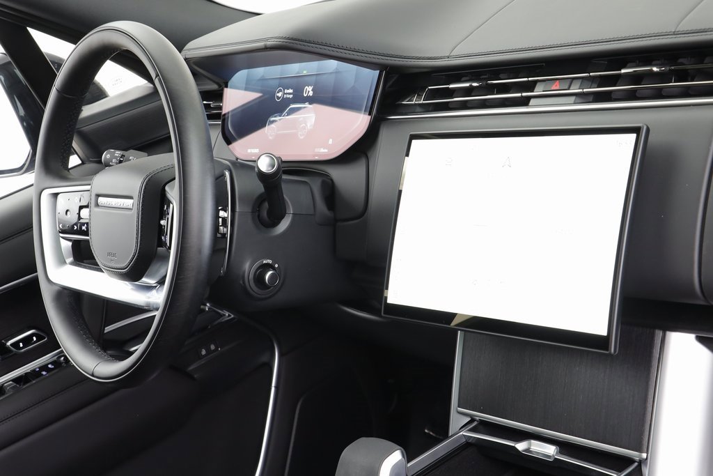 New 2025 Land Rover Range Rover SE image 23