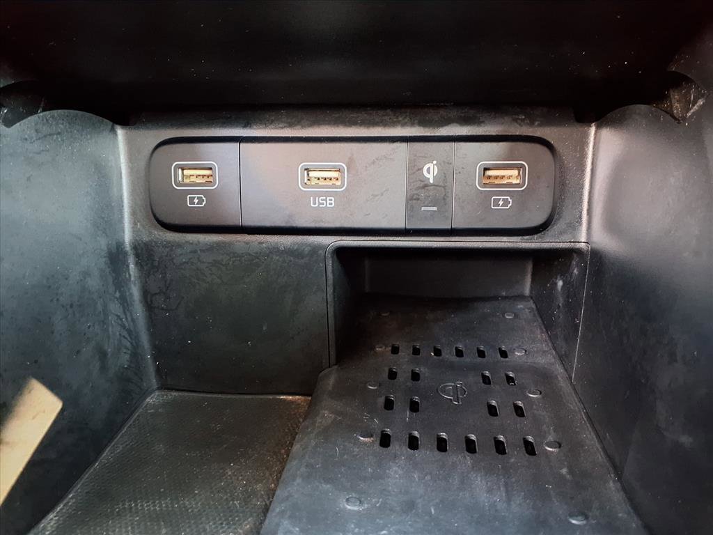 Used 2022 Kia Sorento EX w/ Panoramic Sunroof Package image 11